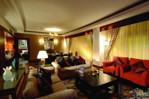 CALiSTA LUXURY RESORT