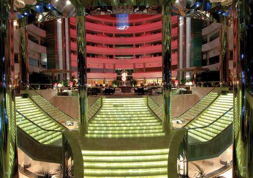 CALiSTA LUXURY RESORT