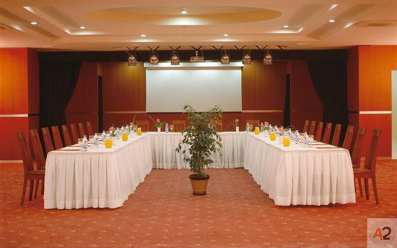 VICTORIA CLUB RESORT HOTEL