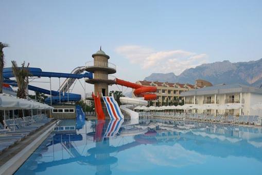 QUEEN ELiZABETH SUiTE HOTEL