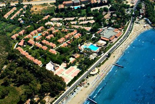 KUŞTUR CLUB HOLİDAY VİLLAGE