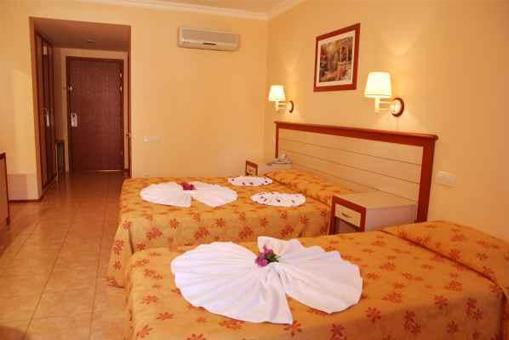 KUŞTUR CLUB HOLİDAY VİLLAGE