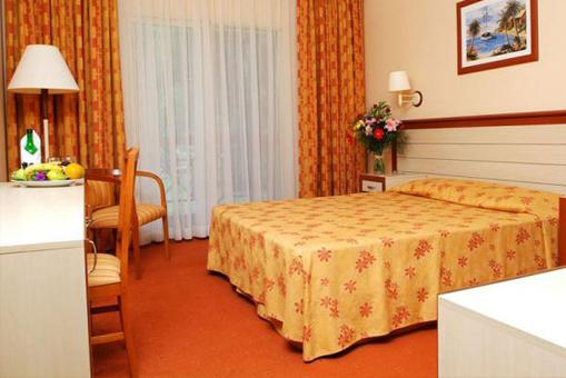 KUŞTUR CLUB HOLİDAY VİLLAGE