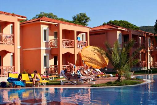 KUŞTUR CLUB HOLİDAY VİLLAGE