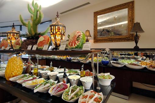 DELPHiN PALACE DELUXE COLLECTiON