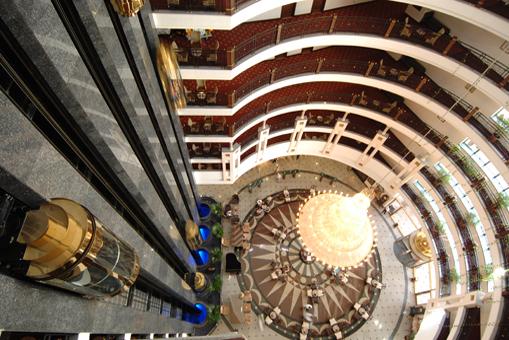 DELPHiN PALACE DELUXE COLLECTiON