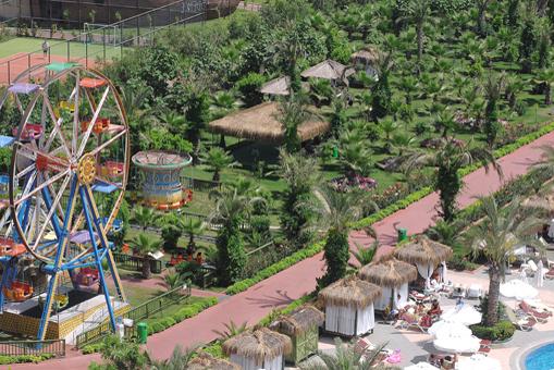 DELPHiN PALACE DELUXE COLLECTiON