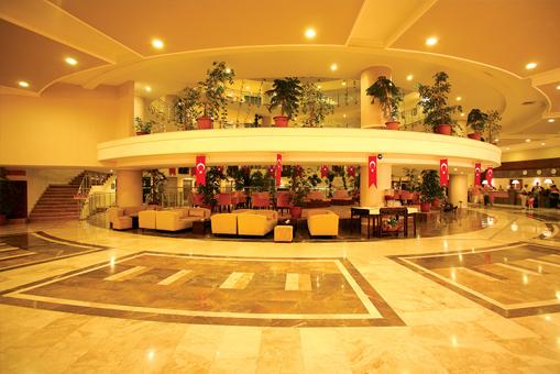 CRYSTAL ADMiRAL RESORT SUITES & SPA