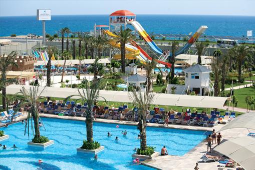 CRYSTAL ADMiRAL RESORT SUITES & SPA