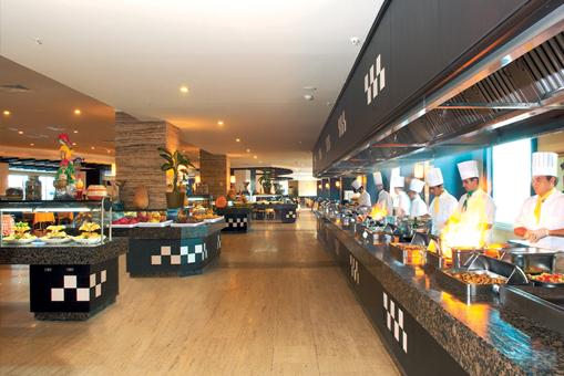 CRYSTAL ADMiRAL RESORT SUITES & SPA