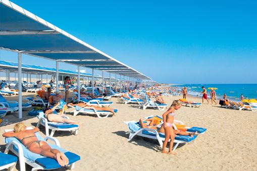 CRYSTAL ADMiRAL RESORT SUITES & SPA