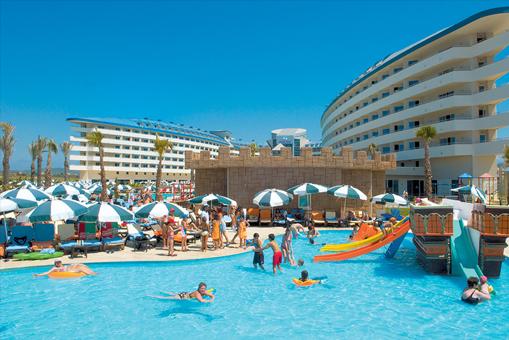 CRYSTAL ADMiRAL RESORT SUITES & SPA