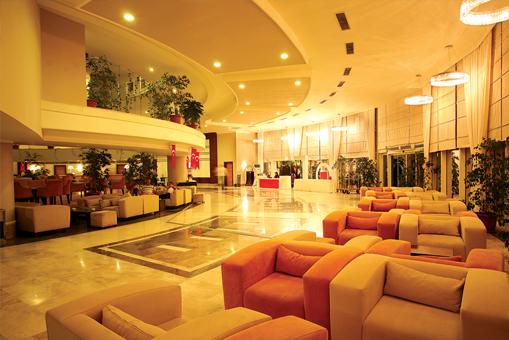 CRYSTAL ADMiRAL RESORT SUITES & SPA