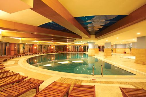 CRYSTAL ADMiRAL RESORT SUITES & SPA