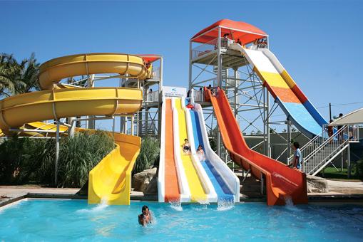 CRYSTAL ADMiRAL RESORT SUITES & SPA