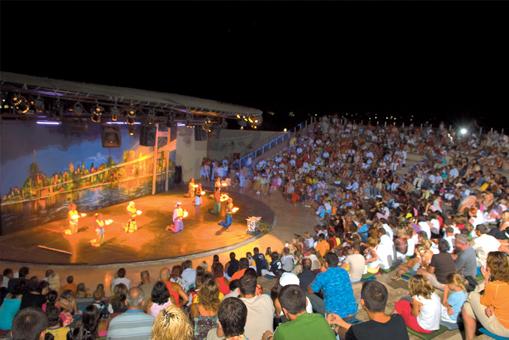 CRYSTAL ADMiRAL RESORT SUITES & SPA