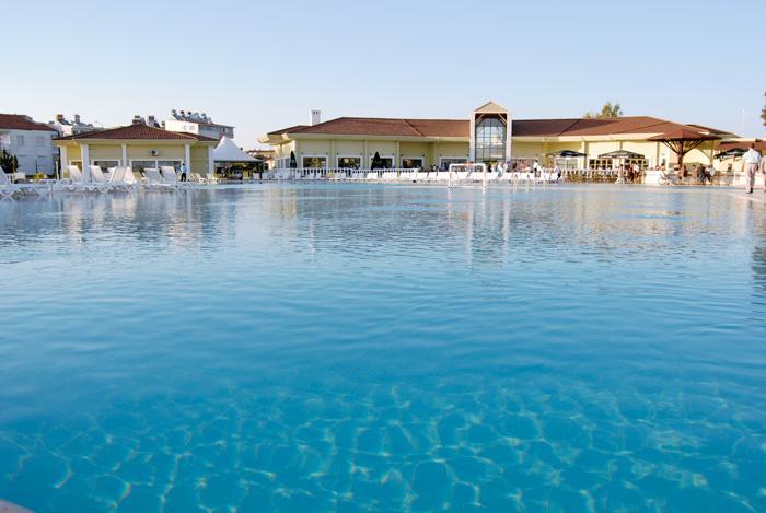 PALM WiNGS BEACH RESORT