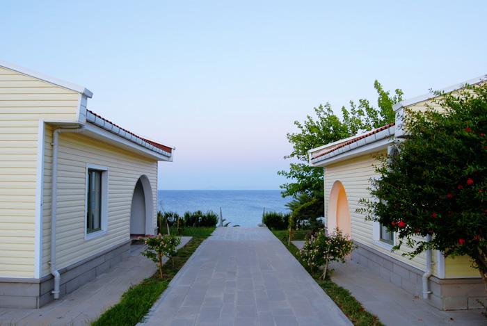 PALM WiNGS BEACH RESORT