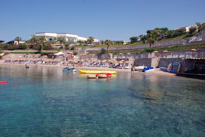 PALM WiNGS BEACH RESORT