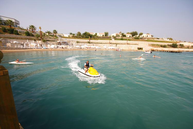 PALM WiNGS BEACH RESORT