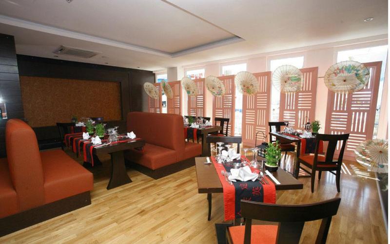 QUEEN ELiZABETH SUiTE HOTEL