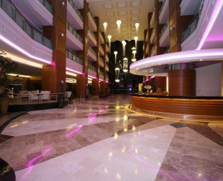 QUEEN ELiZABETH SUiTE HOTEL