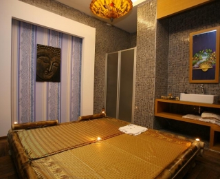 QUEEN ELiZABETH SUiTE HOTEL