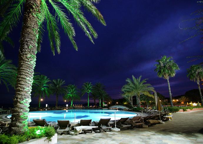 FANTASiA DELUXE HOTEL