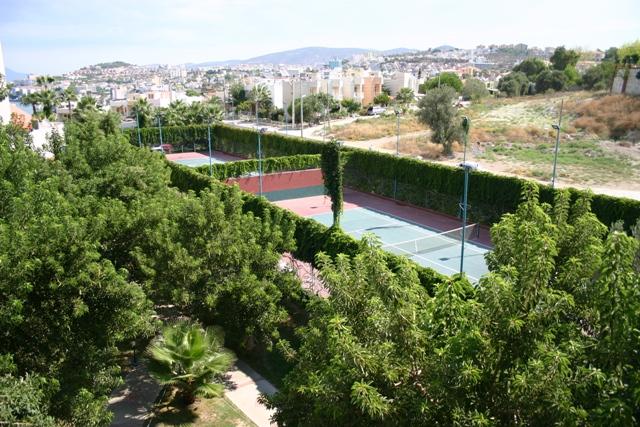 THE GRAND BLUE SKY INTERNATiONAL