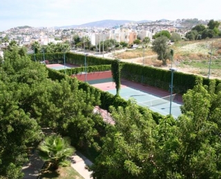 THE GRAND BLUE SKY INTERNATiONAL