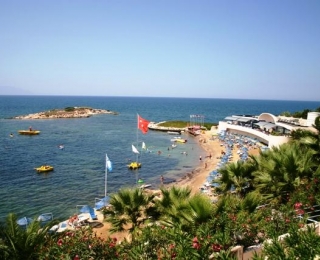 THE GRAND BLUE SKY INTERNATiONAL