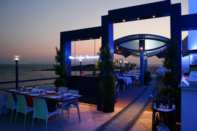 THE GRAND BLUE SKY INTERNATiONAL