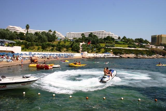 THE GRAND BLUE SKY INTERNATiONAL