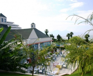 THE GRAND BLUE SKY INTERNATiONAL