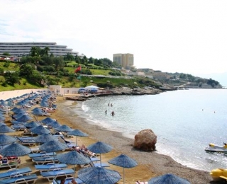 THE GRAND BLUE SKY INTERNATiONAL