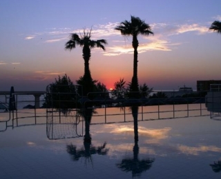 THE GRAND BLUE SKY INTERNATiONAL