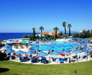 THE GRAND BLUE SKY INTERNATiONAL