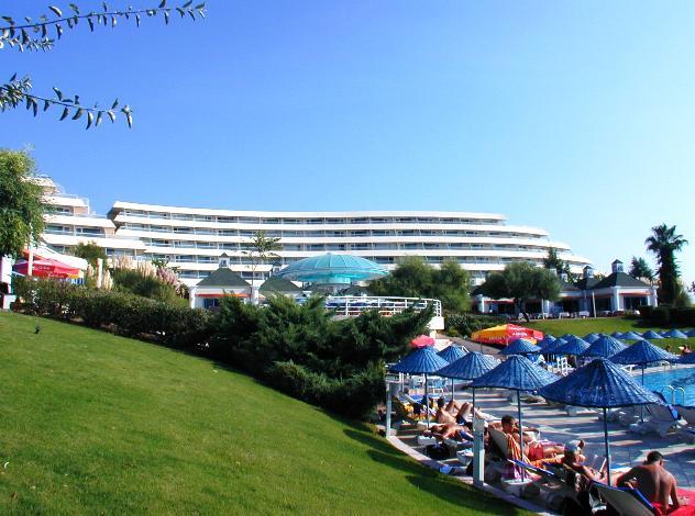 THE GRAND BLUE SKY INTERNATiONAL