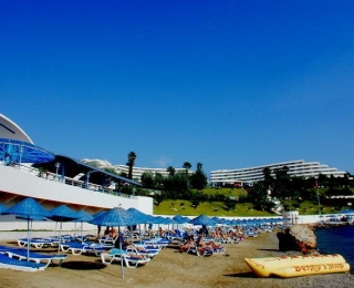 THE GRAND BLUE SKY INTERNATiONAL