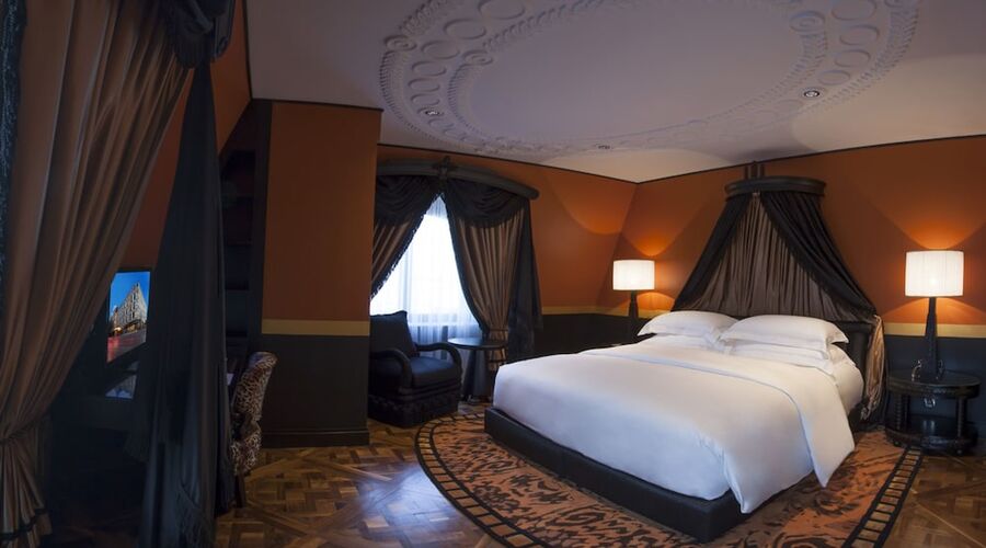 Wyndham Grand Istanbul Kalamis Marina Hotel