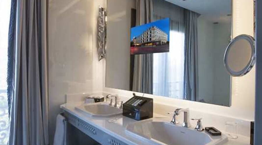 Wyndham Grand Istanbul Kalamis Marina Hotel