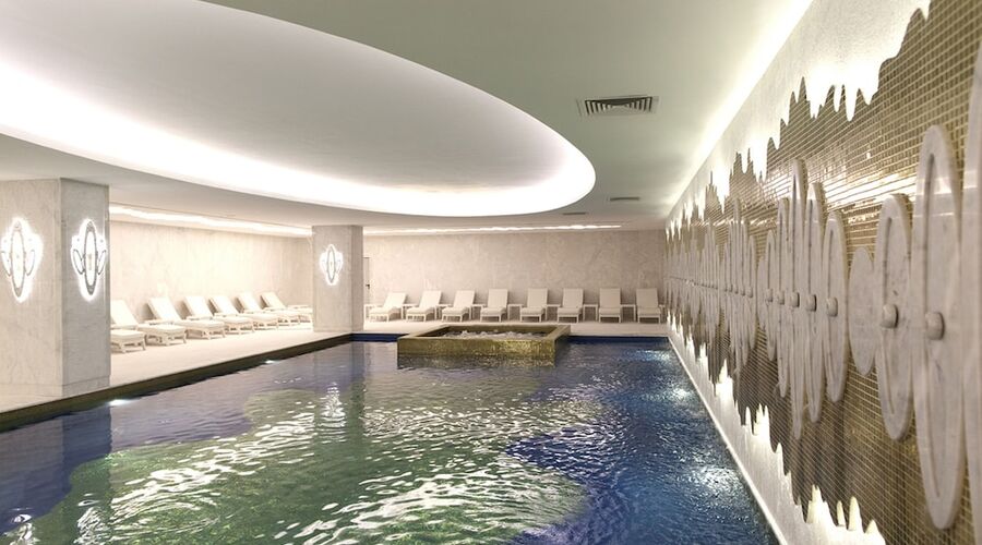 Wyndham Grand Istanbul Kalamis Marina Hotel