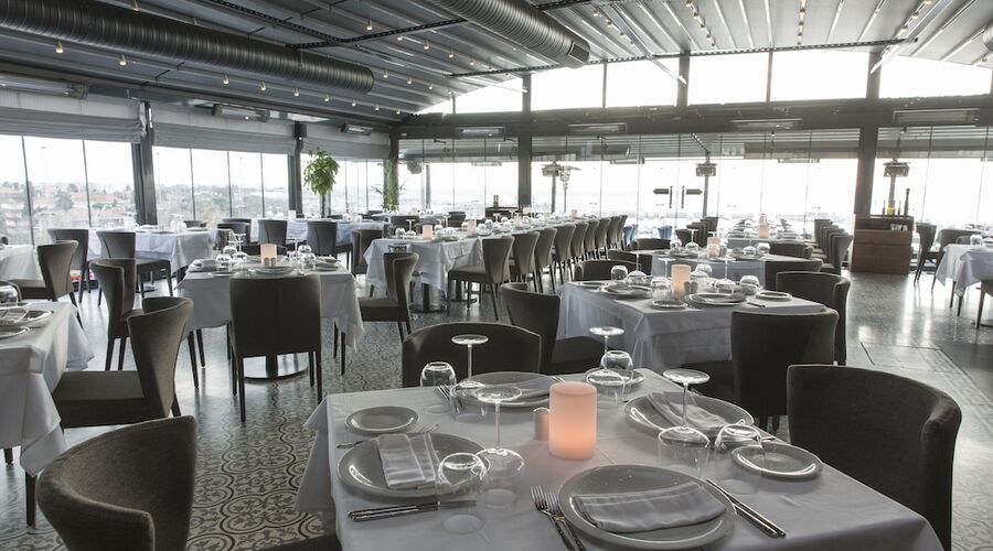 Wyndham Grand Istanbul Kalamis Marina Hotel