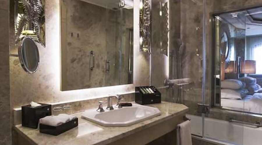 Wyndham Grand Istanbul Kalamis Marina Hotel