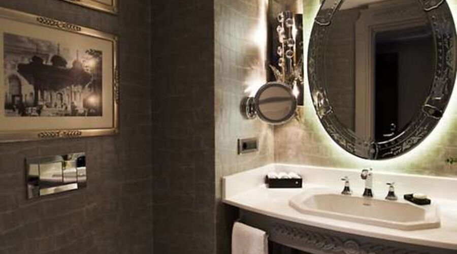 Wyndham Grand Istanbul Kalamis Marina Hotel