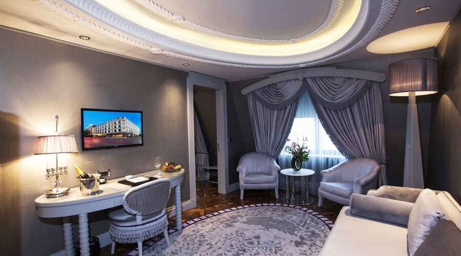 Wyndham Grand Istanbul Kalamis Marina Hotel