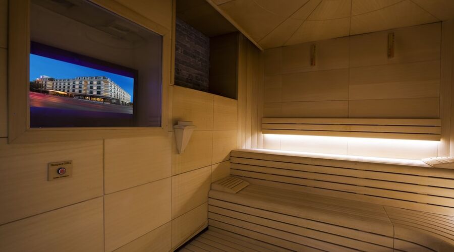 Wyndham Grand Istanbul Kalamis Marina Hotel