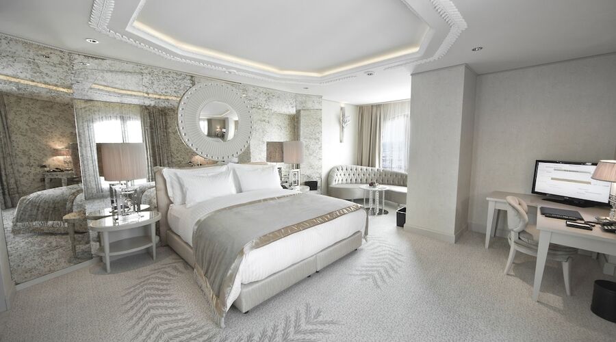 Wyndham Grand Istanbul Kalamis Marina Hotel