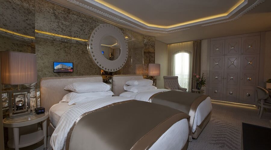 Wyndham Grand Istanbul Kalamis Marina Hotel