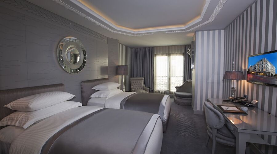 Wyndham Grand Istanbul Kalamis Marina Hotel